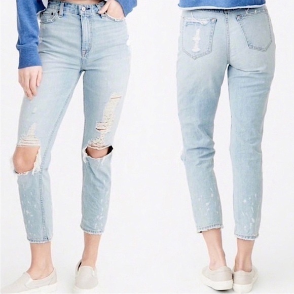 Abercrombie & Finch | Highrise Distressed Girlfriend Jean Light Wash Cotton - Picture 3 of 10